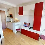 Au Dernier Etage Avec Terrasse, Parking Prive, Clim, Et Wifi - Centre Et A Proximite - Fr-1-196-234 *