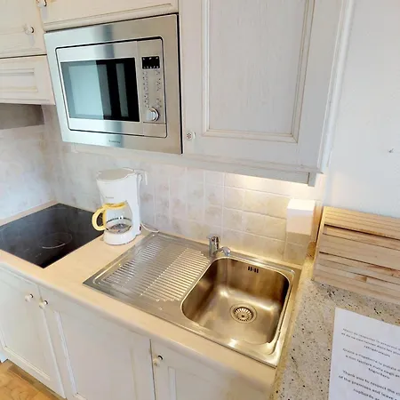 Au Dernier Etage Avec Terrasse, Parking Prive, Clim, Et Wifi - Centre Et A Proximite - Fr-1-196-234 Μεντόν